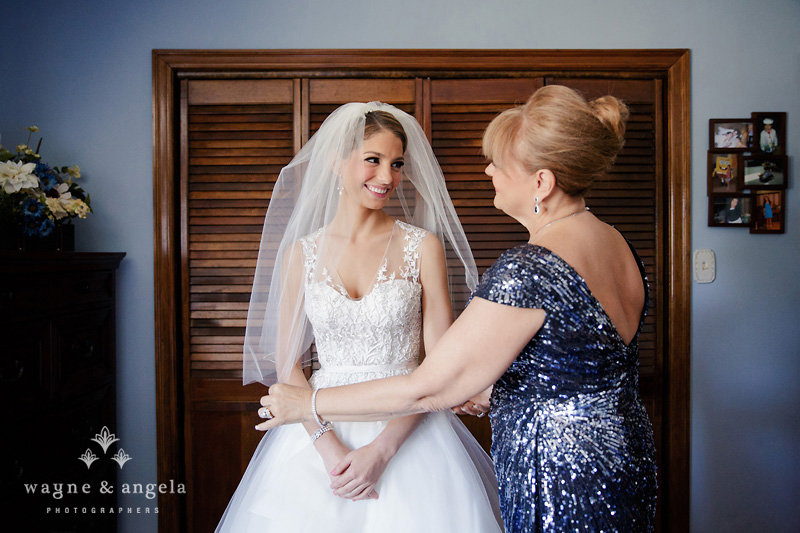 bride and mother wedding photos